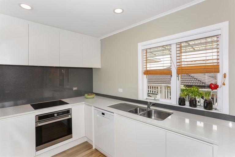 Photo of property in 9 Lawrie Avenue, Pukekohe, 2120