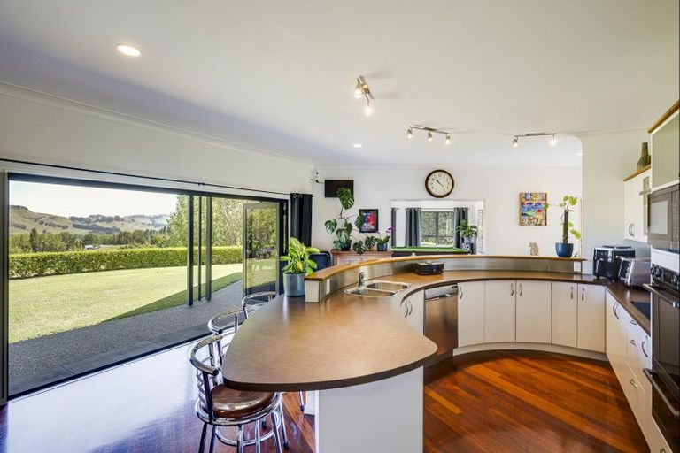 Photo of property in 35 Raratu Road, Kahuranaki, Havelock North, 4295
