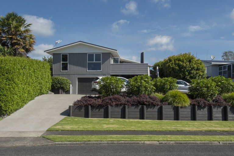 Photo of property in 60 Esmeralda Street, Welcome Bay, Tauranga, 3112