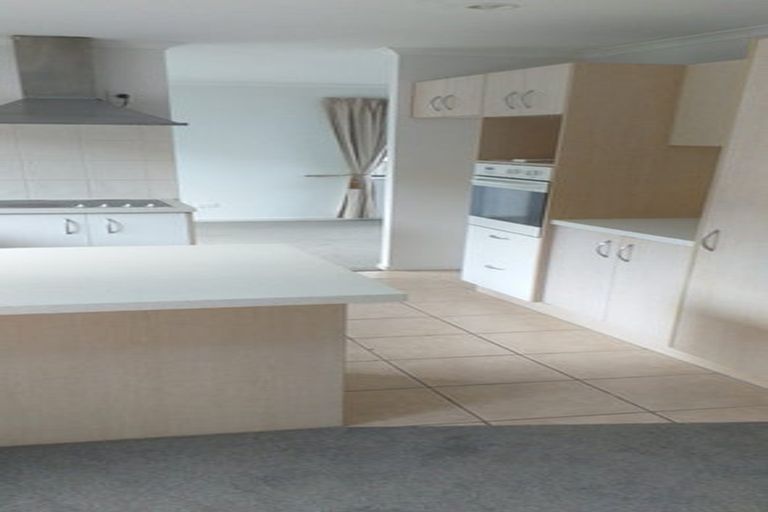 Photo of property in 20 Tauranga Place, Orewa, 0931