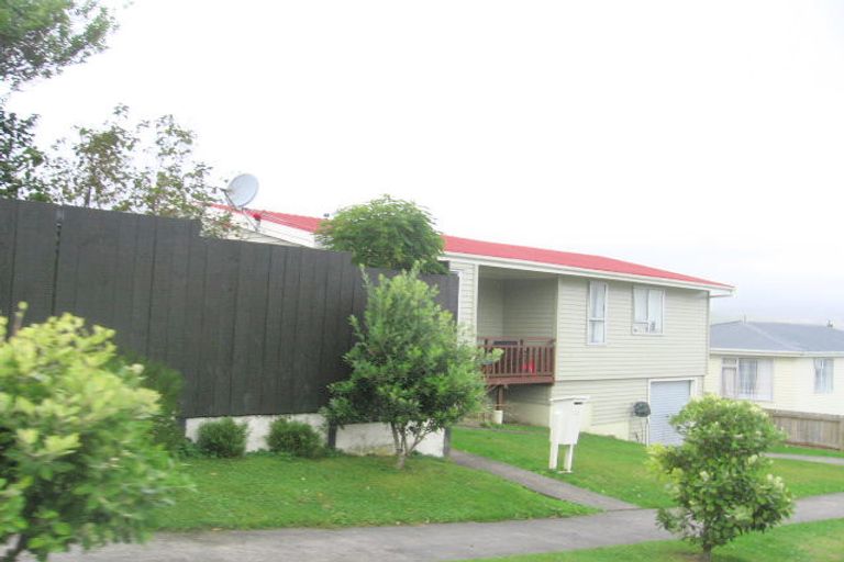 Photo of property in 22 Sombrero View, Ascot Park, Porirua, 5024