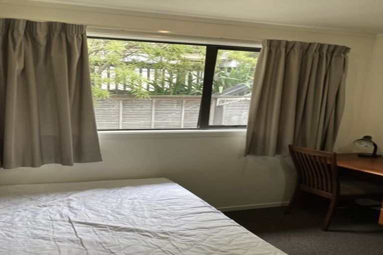 Photo of property in 8d Schnapper Rock Road, Schnapper Rock, Auckland, 0632