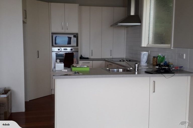 Photo of property in 176 The Esplanade, Island Bay, Wellington, 6023