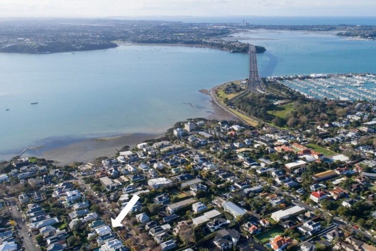 Photo of property in 34 Sentinel Road, Herne Bay, Auckland, 1011