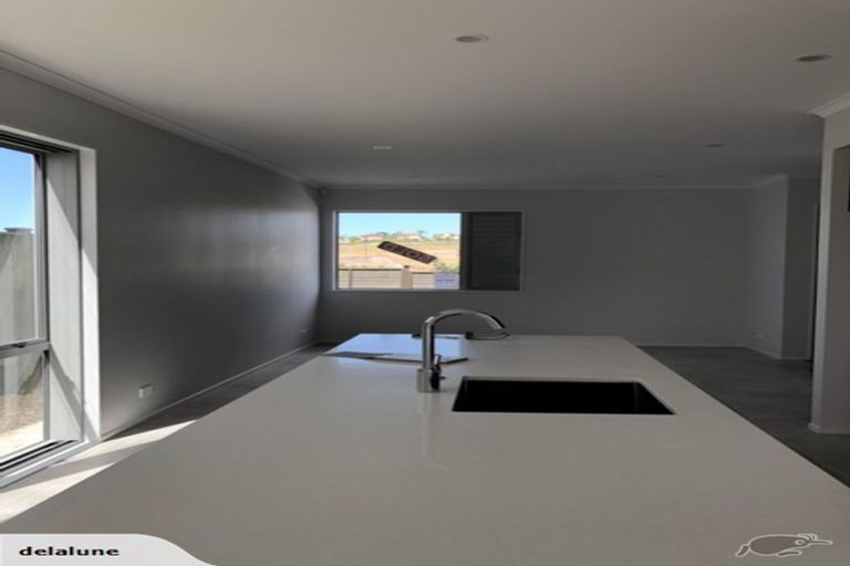 Photo of property in 40 Owen Chapman Drive, Red Beach, 0932