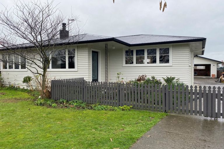 Photo of property in 22 Peters Avenue, Cloverlea, Palmerston North, 4412