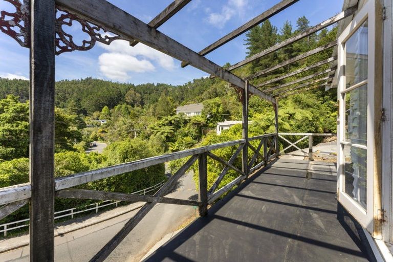 Photo of property in 84 Wyndham Road, Pinehaven, Upper Hutt, 5019
