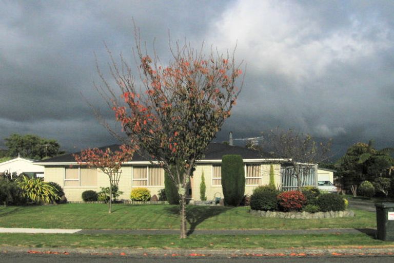 Photo of property in 60 Belvedere Avenue, Waikanae, 5036