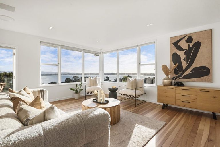 Photo of property in 1/106 Island Bay Road, Beach Haven, Auckland, 0626