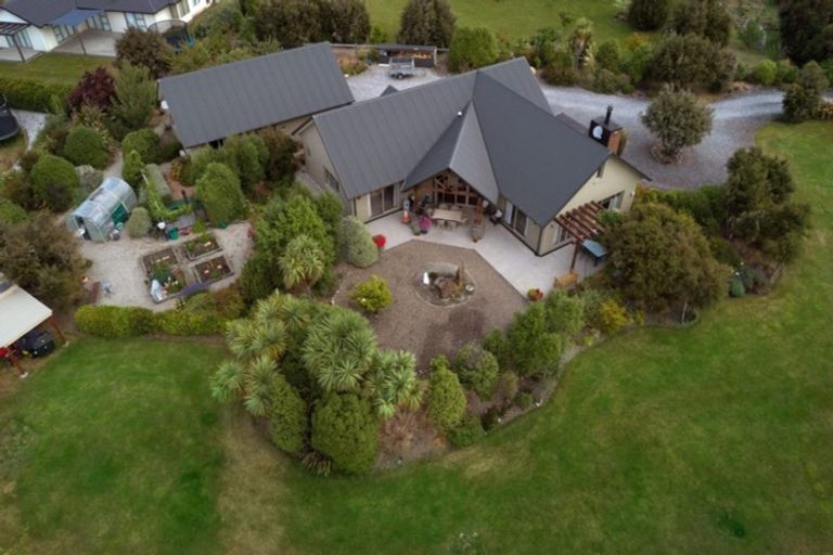 Photo of property in 916 Aubrey Road, Albert Town, Wanaka, 9305