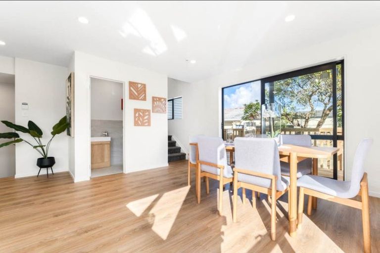 Photo of property in 9b Bay Street, Red Beach, 0932