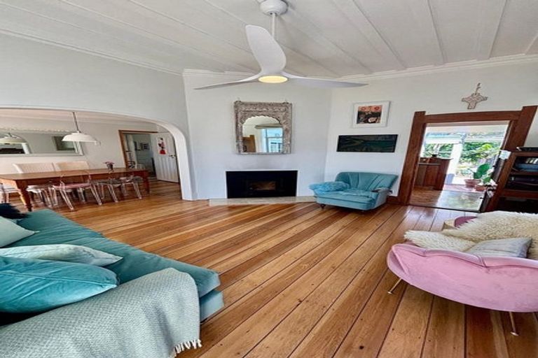 Photo of property in 128 Charles Street, Westshore, Napier, 4110