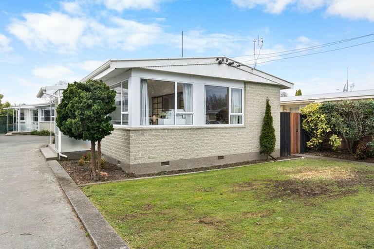 Photo of property in 1/33 Prestons Road, Redwood, Christchurch, 8051
