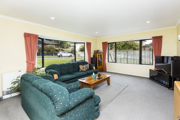 Photo of property in 3 Ormrod Grove, Riverstone Terraces, Upper Hutt, 5018