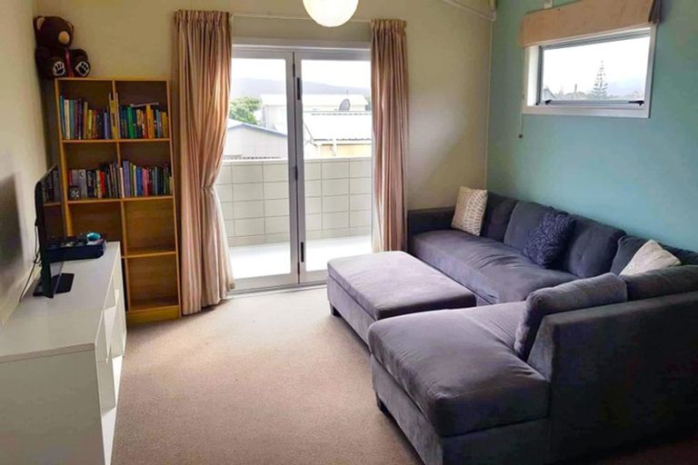Photo of property in 23 Ocean View Road, Port Waikato, Tuakau, 2695