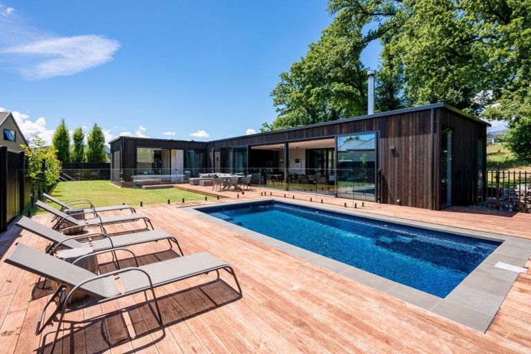 Photo of property in 4 Garnet Grove, Birchville, Upper Hutt, 5018