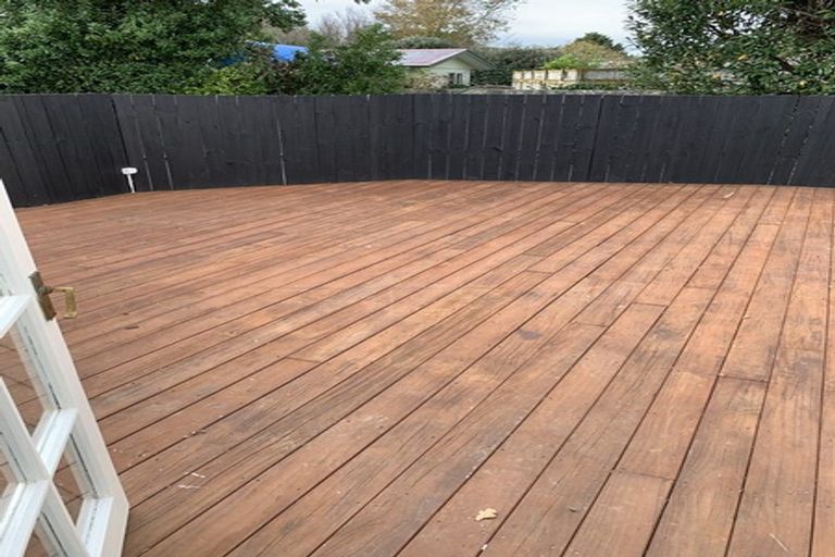 Photo of property in 19 Knowles Street, Terrace End, Palmerston North, 4410