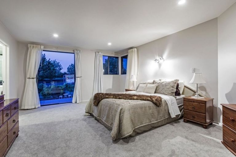 Photo of property in 13 Oakway Drive, Schnapper Rock, Auckland, 0632