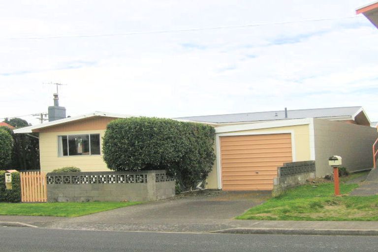 Photo of property in 5 Moa Street, Mount Maunganui, 3116