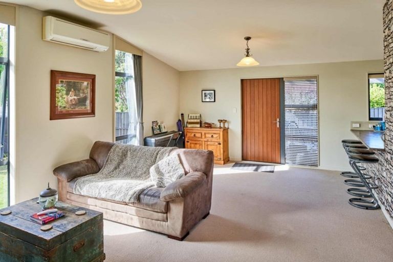 Photo of property in 81 Sea Vista Drive, Pukerua Bay, 5026