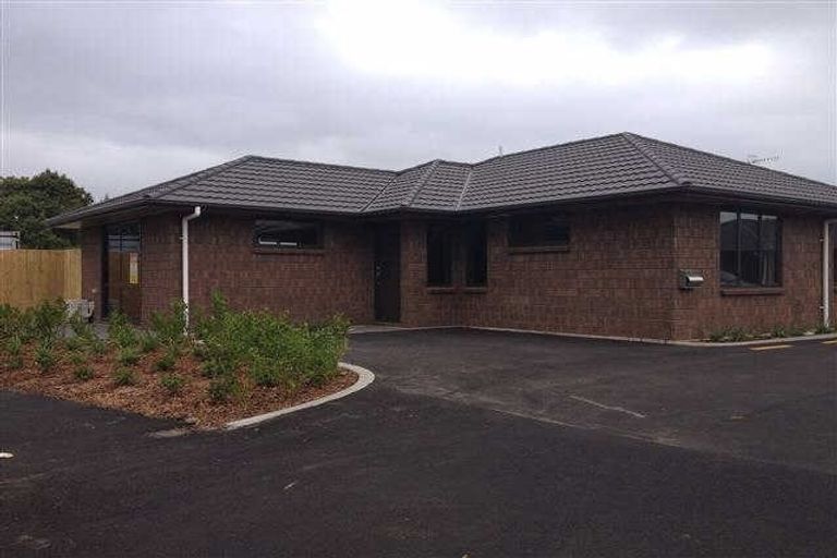 Photo of property in 1/108 Old Farm Road, Hamilton East, Hamilton, 3216