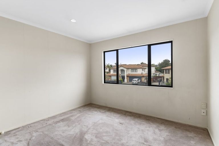 Photo of property in 73 Meadowland Drive, Somerville, Auckland, 2014