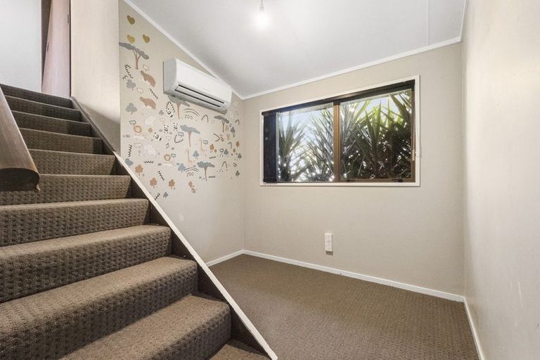 Photo of property in 216 Cambridge Road, Bethlehem, Tauranga, 3110