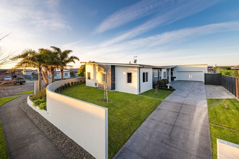 Photo of property in 1 Rodeo Drive, Kelvin Grove, Palmerston North, 4414