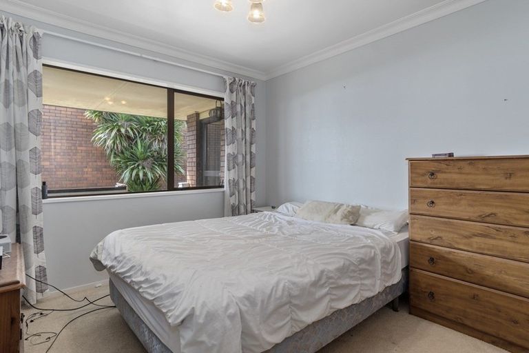 Photo of property in 74 Harbour View Road, Omokoroa, 3114