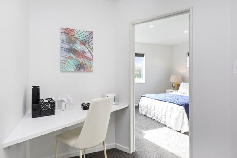 Photo of property in 22 Menin Gate Crescent, Broomfield, Christchurch, 8042