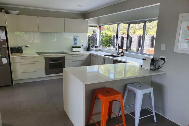 Photo of property in 7 Kerlin Crescent, West Harbour, Auckland, 0618
