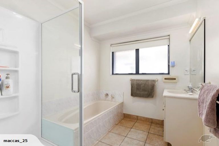 Photo of property in 22 Rochester Place, Bethlehem, Tauranga, 3110