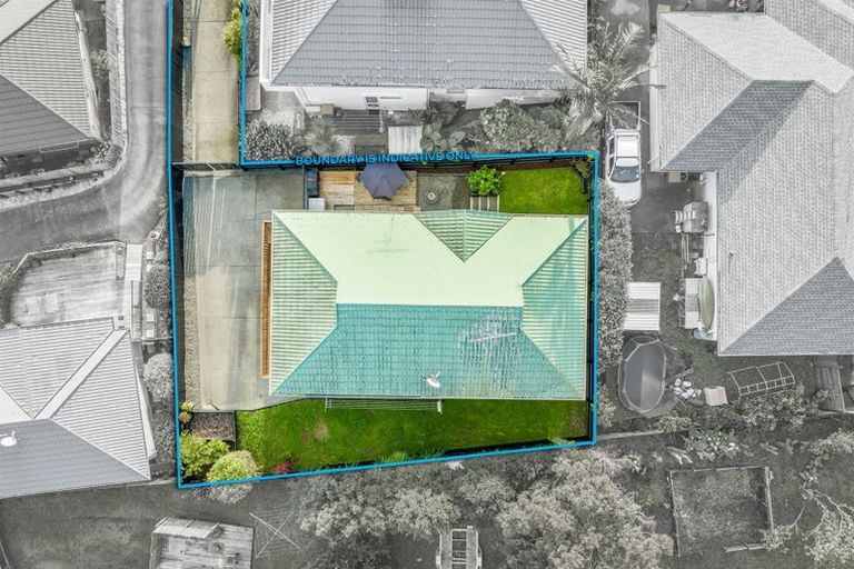 Photo of property in 2/15 Ellenbury Place, Stanmore Bay, Whangaparaoa, 0932