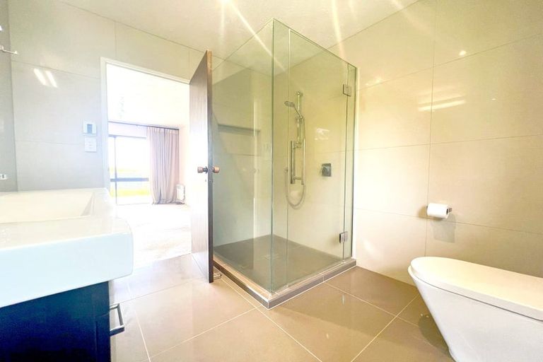 Photo of property in 34 Charles Dickens Drive, Mellons Bay, Auckland, 2014