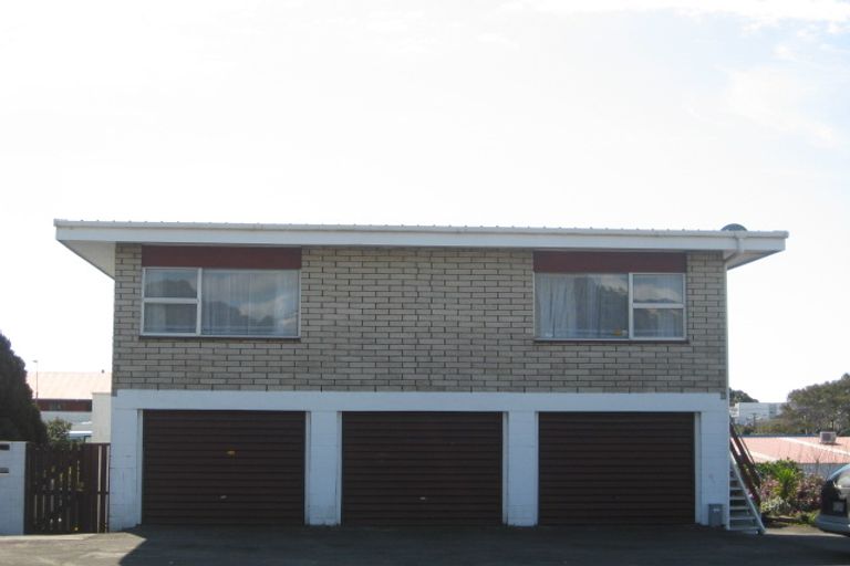Photo of property in 2/194 Powderham Street, New Plymouth, 4310