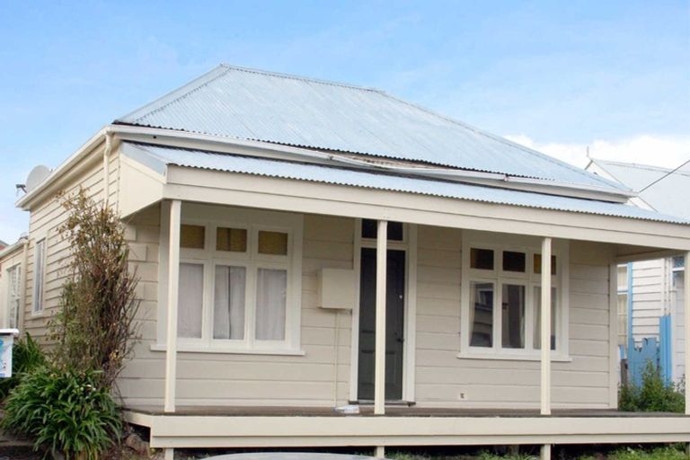 Photo of property in 27 Hyde Street, North Dunedin, Dunedin, 9016