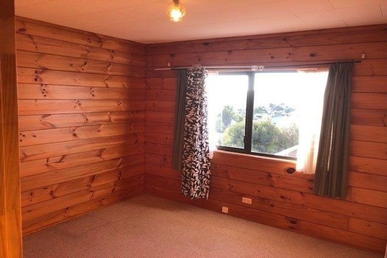 Photo of property in 1/35 Polkinghorne Drive, Manly, Whangaparaoa, 0930