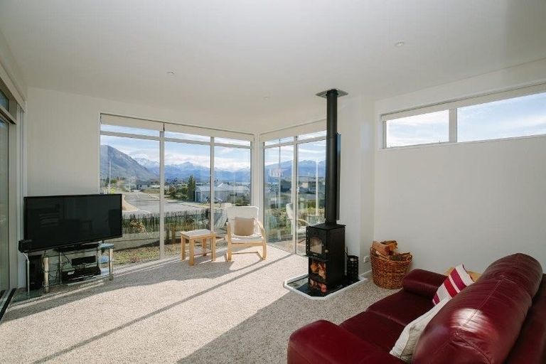 Photo of property in 10 Mcleod Avenue, Wanaka, 9305