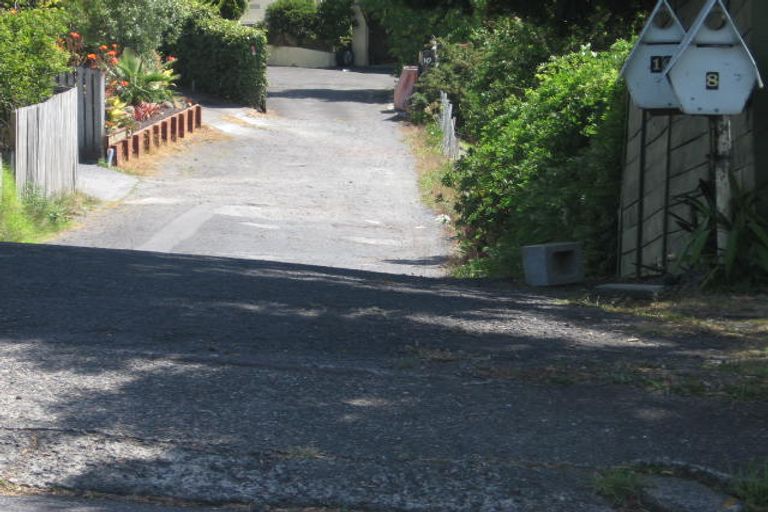 Photo of property in 1/8 Ludlow Terrace, Totara Vale, Auckland, 0627