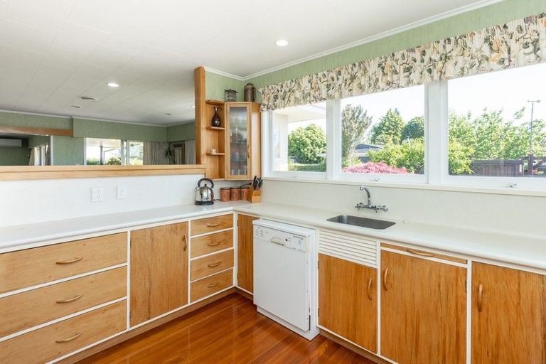 Photo of property in 11 Totara Street, Taradale, Napier, 4112