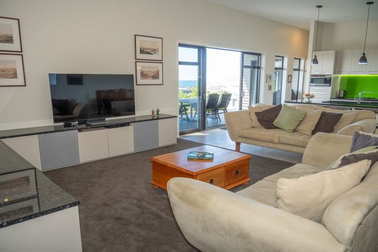 Photo of property in 6 Sunrise Place, Cable Bay, 0420