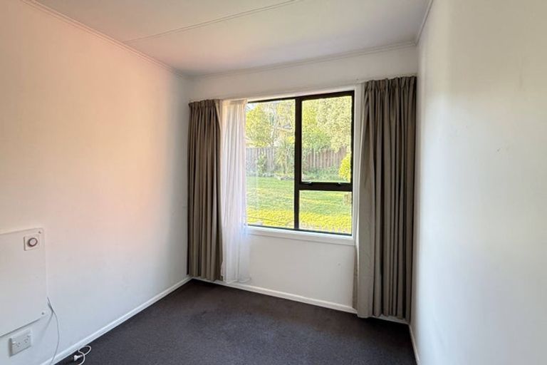 Photo of property in 17 Cypress Drive, Maungaraki, Lower Hutt, 5010