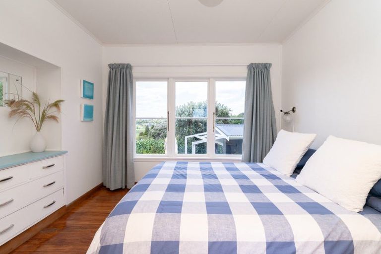 Photo of property in 37 Long Street, Raglan, 3225