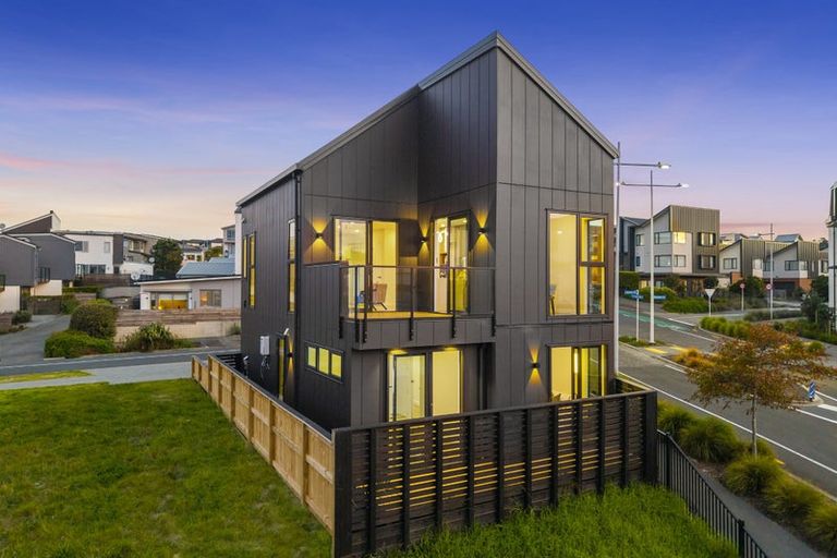 Photo of property in 2 Kiokio Street, Long Bay, Auckland, 0630
