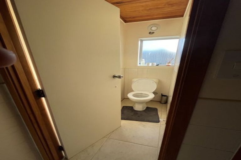 Photo of property in 6 Gloaming Place, Conifer Grove, Takanini, 2112