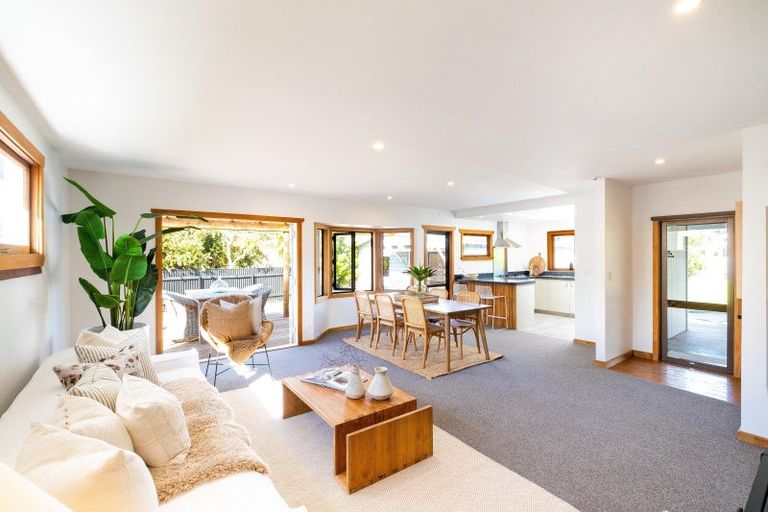 Photo of property in 2 Gow Avenue, Haumoana, 4102