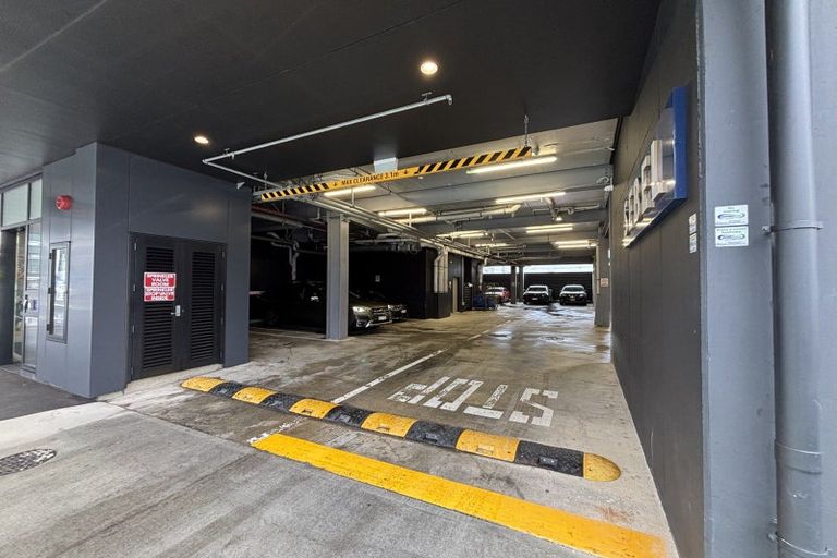 Photo of property in Proximity Apartment Hotel, 172 Thorndon Quay, Pipitea, Wellington, 6011
