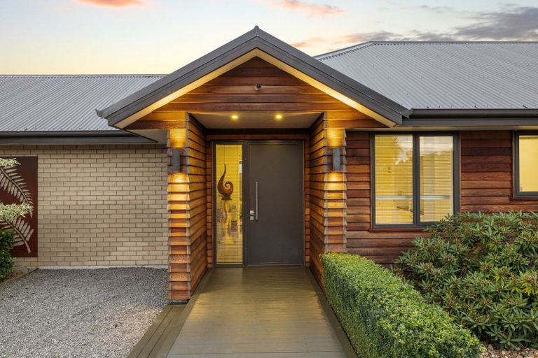 Photo of property in 22 Landsborough Drive, Darfield, 7571