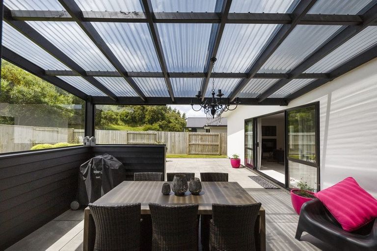 Photo of property in 5 Freedom Drive, Kelvin Grove, Palmerston North, 4414