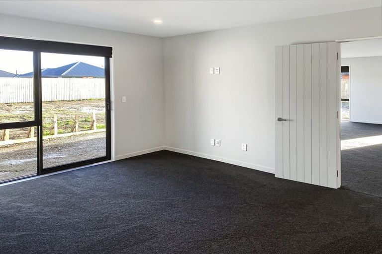 Photo of property in 10 Merino Crescent, Kirwee, 7571